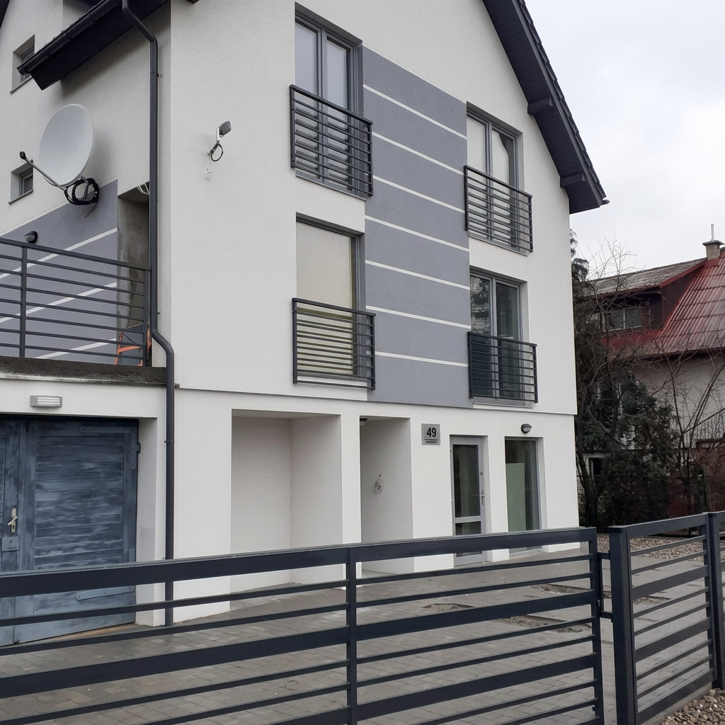Balustrady zewnętrzne balkonowe